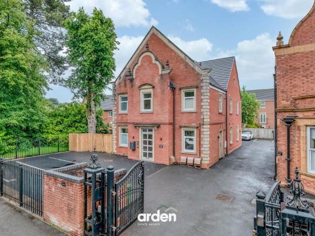 Flat for sale in Bromsgrove