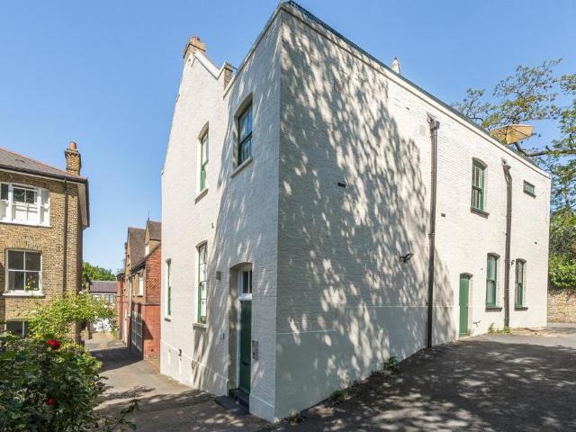 Flat for sale in Kidbrooke, Greater London