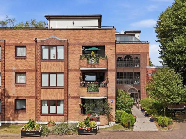 Flat for sale in Epping, Essex