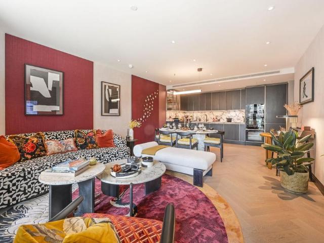 Flat for sale in St. George in the East, Wapping