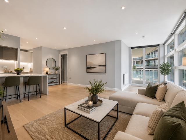 Flat for sale in Greenwich Peninsula, Greater London