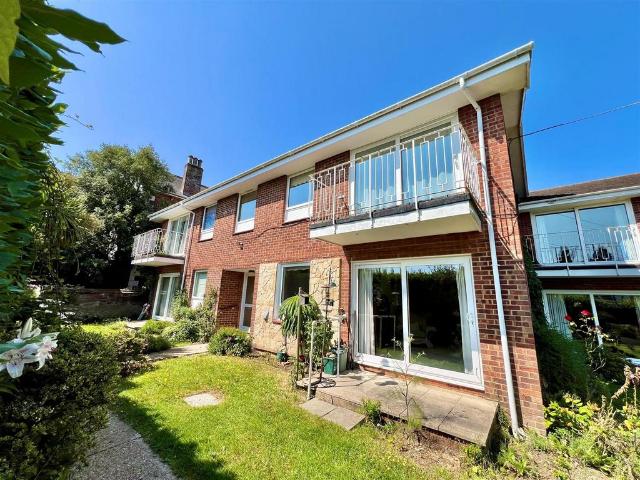 Flat for sale in Freshwater, Isle Of Wight