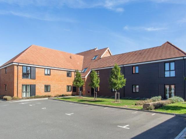Flat for sale in Hunter's Forstal, Canterbury