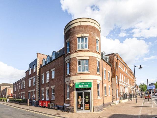 Flat for sale in Reading
