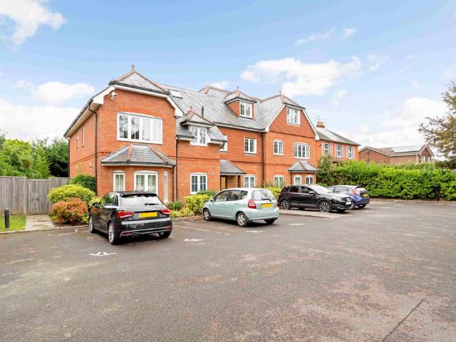 Flat for sale in Wokingham