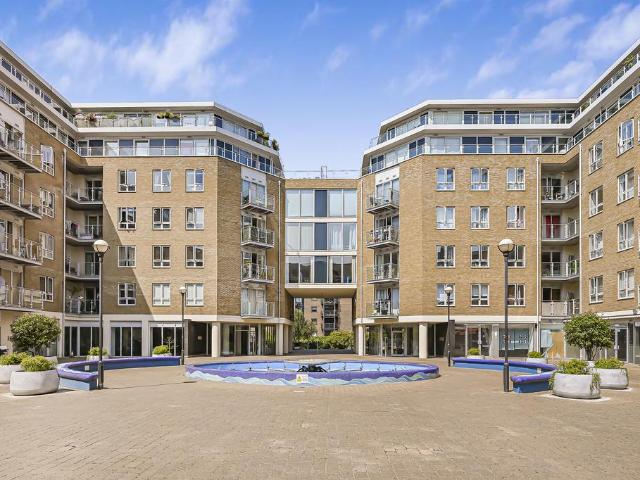 Flat for sale in Ratcliffe, Limehouse