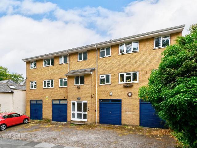 Flat for sale in Broomhill, South Yorkshire