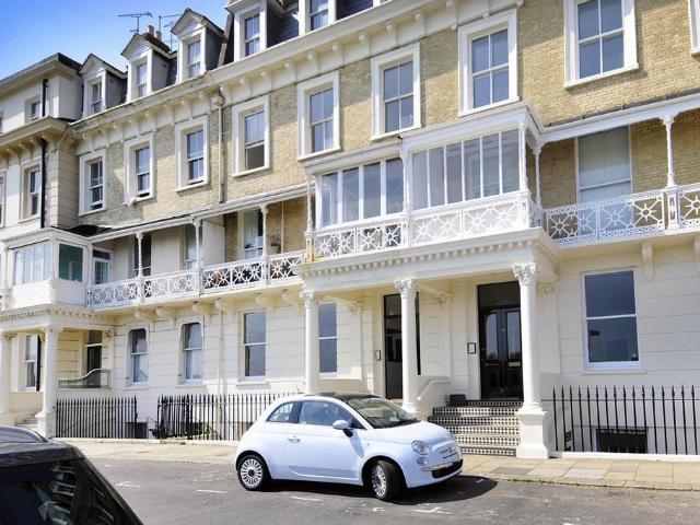 Flat for sale in West Worthing, Worthing