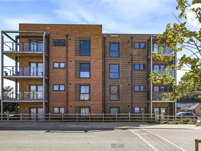 Flat for sale in Castle Hill, Monks Orchard