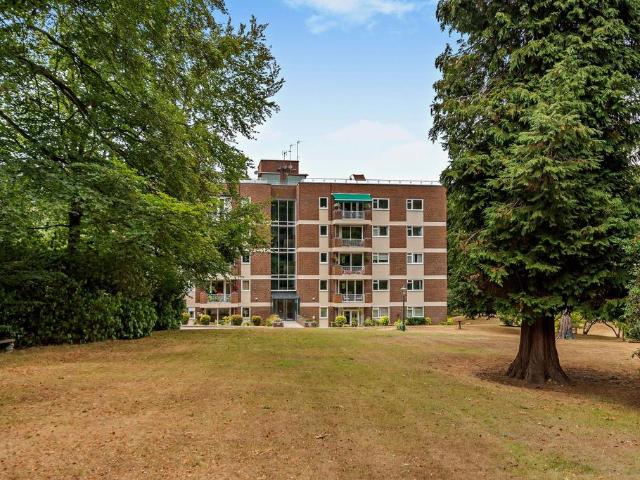 Flat for sale in Sunninghill and Ascot, Ascot