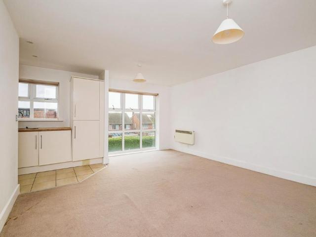 Flat for sale in Addlestone, Runnymede