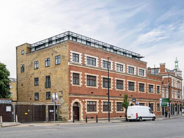 Flat for sale in Bethnal Green, Greater London