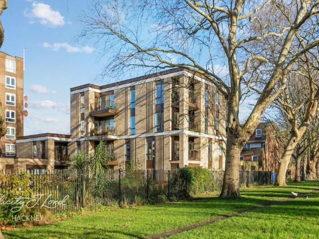 Flat for sale in Haggerston, Greater London