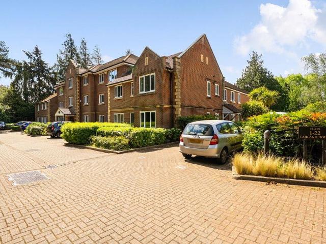 Flat for sale in Hawkenbury, Sandown Park