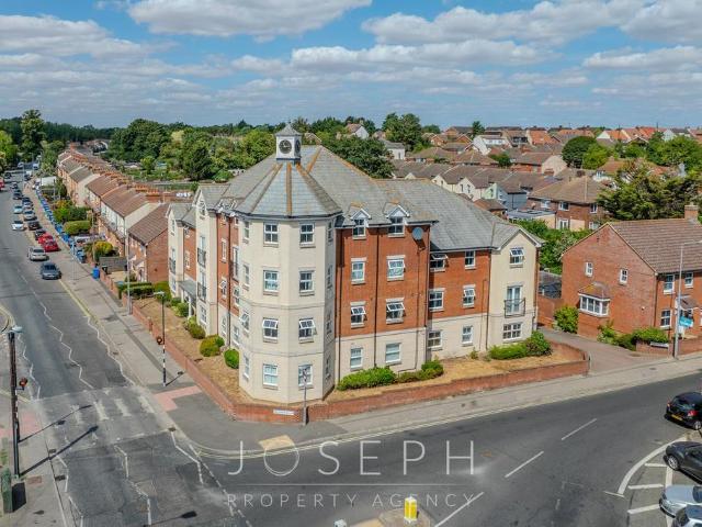 Flat for sale in Westbourne, Key Street