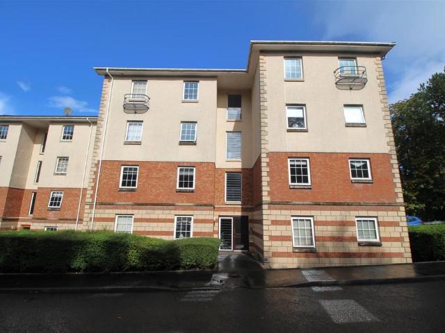 Flat for sale in Park Farm