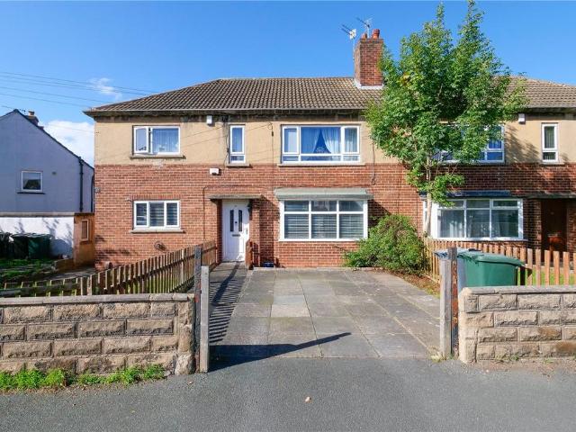 Flat for sale in Baildon, Bradford