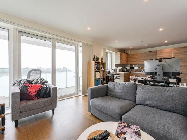 Flat for sale in Greater London