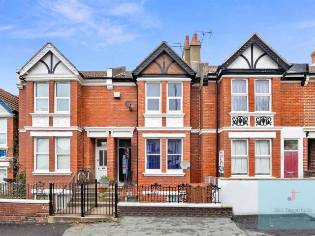 Flat for sale in Whitehawk, Brighton & Hove