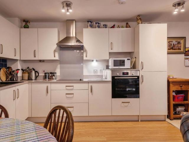 Flat for sale in Lambrook, Rumwell