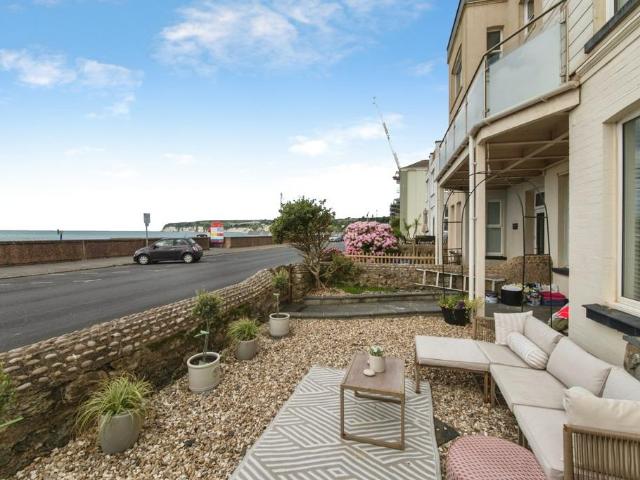 Flat for sale in Seaton, Budlake