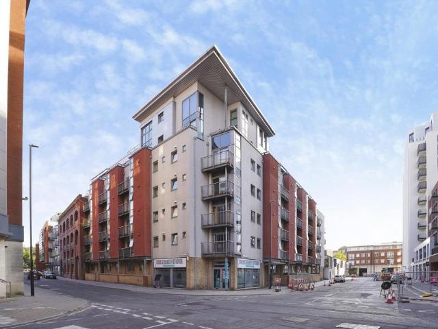 Flat for sale in Redcliffe, Feckenham