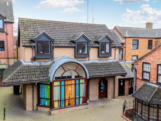 Flat for sale in Rushden