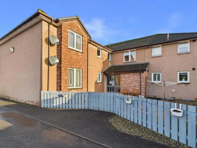 Flat for sale in Moneydie, Scotland