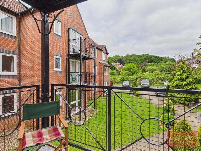 Flat for sale in Falsgrave, Kepwick