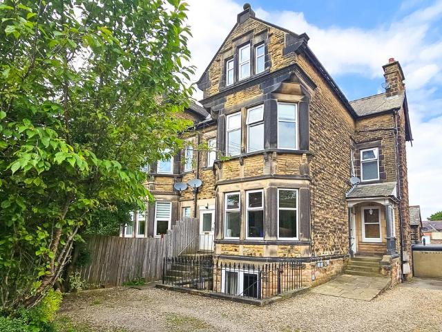 Flat for sale in Harlow, Harrogate