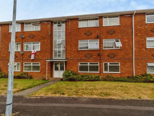 Flat for sale in Merryhill, West Midlands