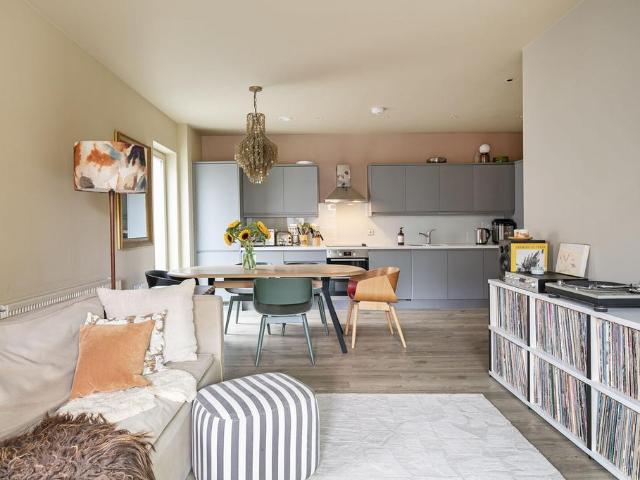 Flat for sale in South Hackney, Greater London