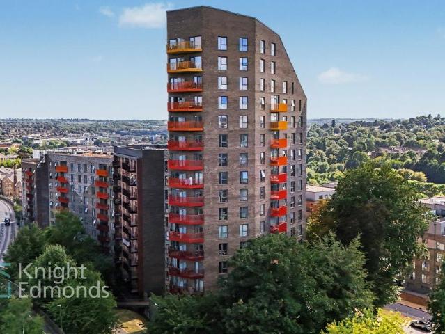 Flat for sale in Ringlestone, Midway