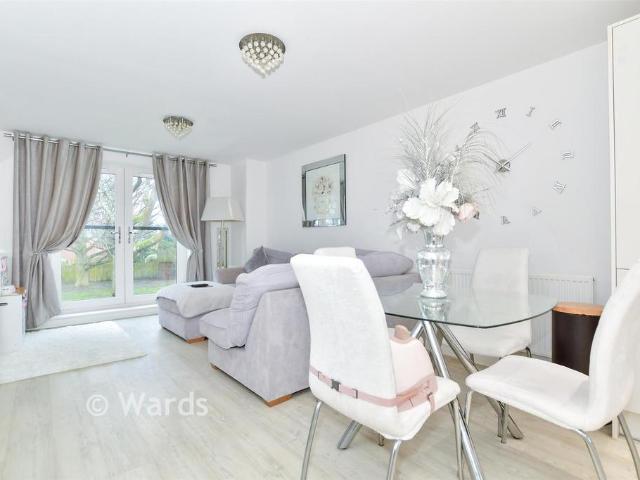 Flat for sale in Leybourne, Bourne Vale
