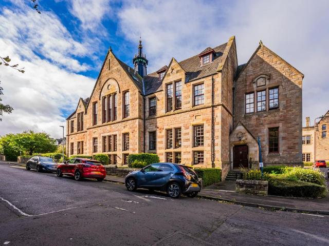 Flat for sale in Duddingston, Scotland