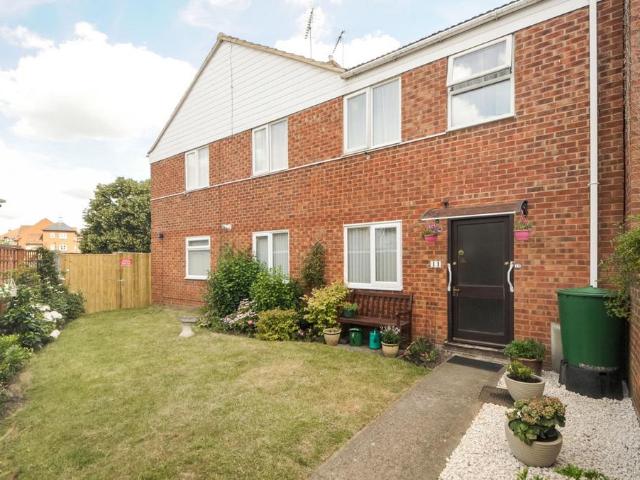 Flat for sale in Caldecott, Dromore