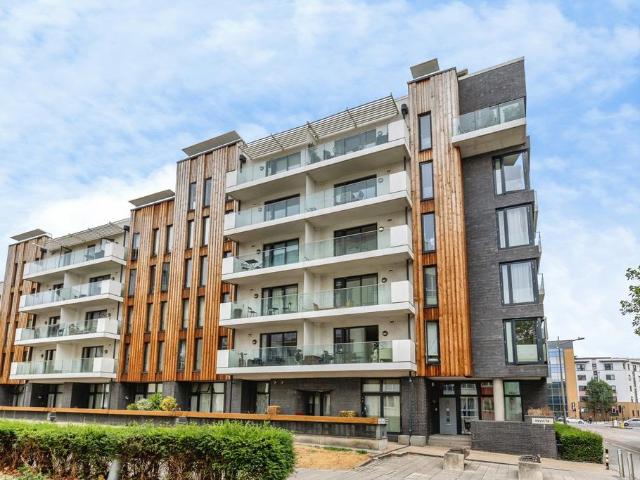 Flat for sale in Canon's Marsh, Feckenham
