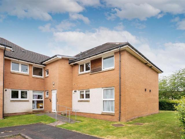 Flat for sale in Motherwell, Scotland