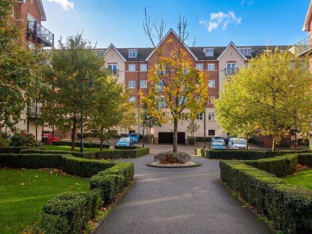 Flat for sale in Walton, Aylesbury