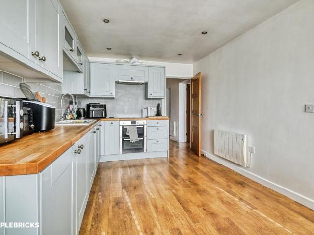 Flat for sale in Muffin's Den, Birmingham