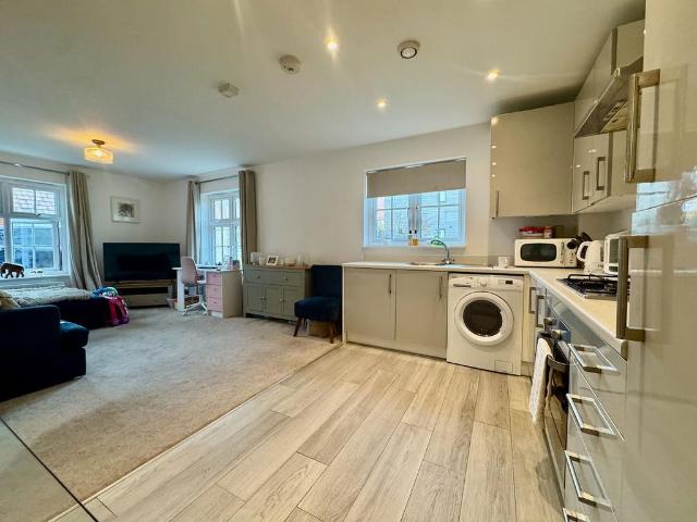 Flat for sale in Herne and Broomfield, The Bridge