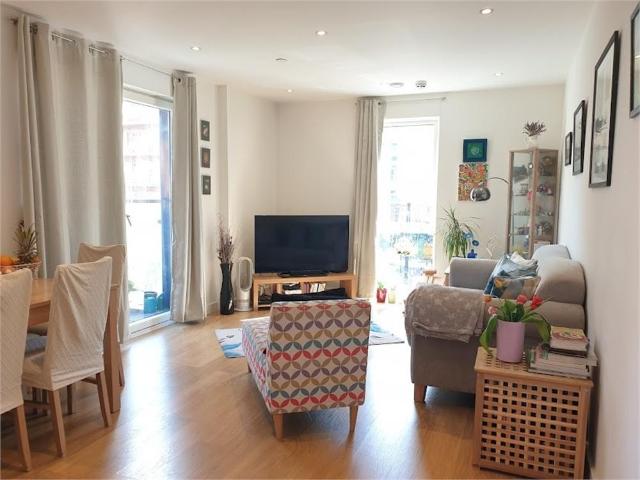 Flat for sale in Slough