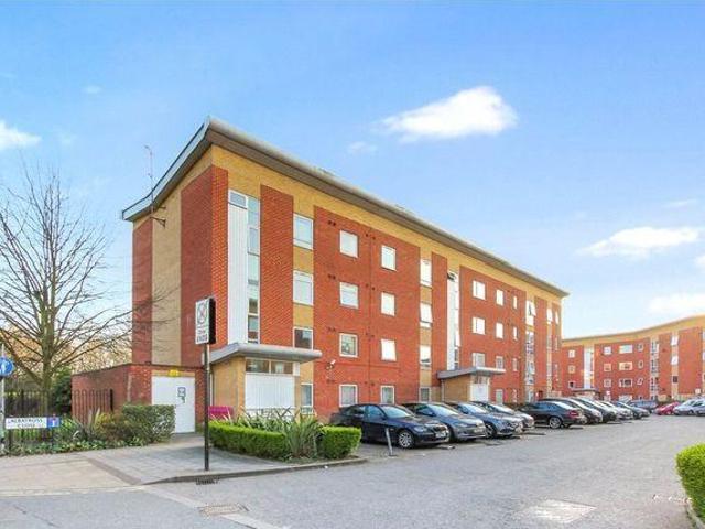 Flat for sale in Beckton, Greater London
