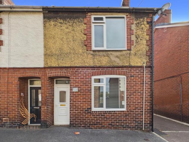 Flat for sale in South Kirkby and Moorthorpe, West Yorkshire