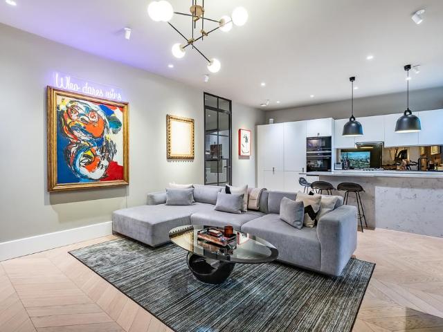 Flat for sale in Brompton, Greater London