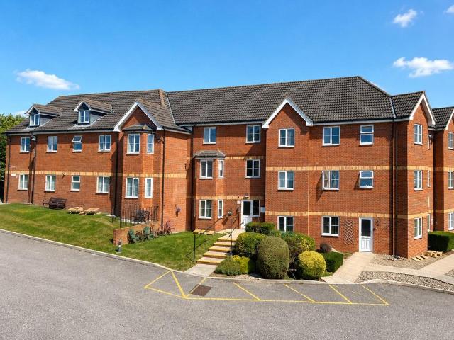 Flat for sale in Leisure Village, Kettering