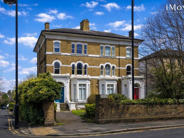 Flat for sale in London Borough of Croydon, Upper Norwood