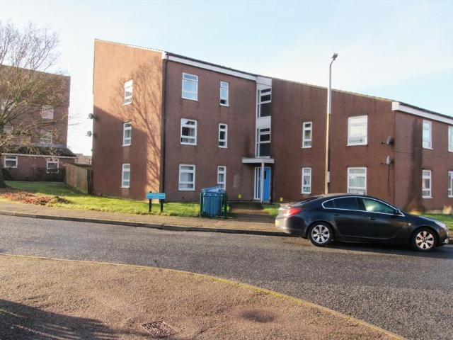Flat for sale in Sumners, Harlow
