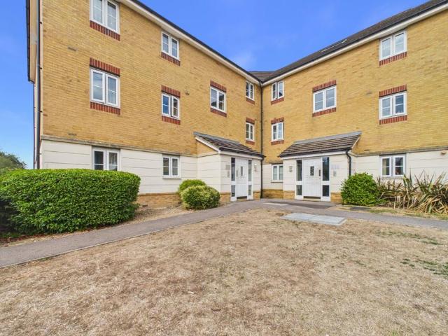 Flat for sale in Easthampstead, Bracknell