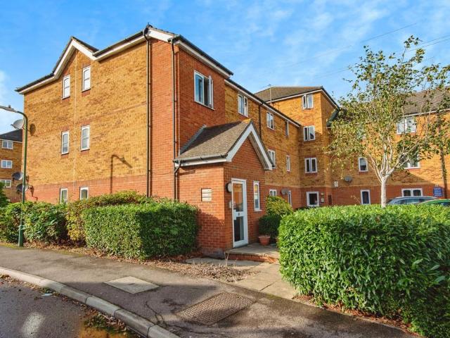 Flat for sale in Monks Orchard, Kent